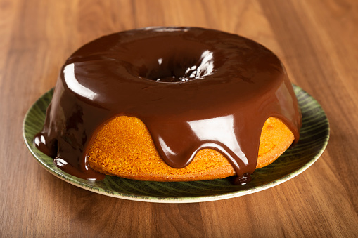 Bolo de Cenoura com Cobertura de Chocolate